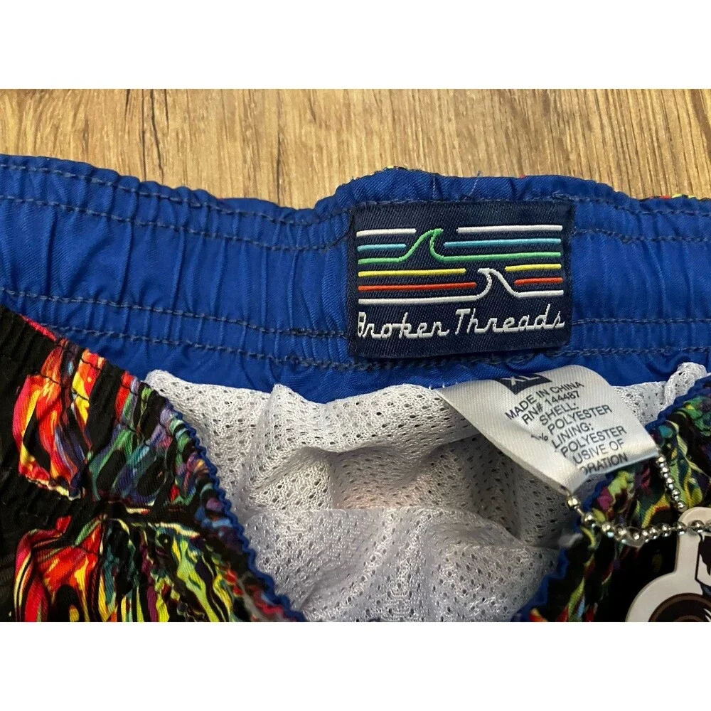 Broken Threads New Men's Board Shorts Size XL Psychedelic Leaves